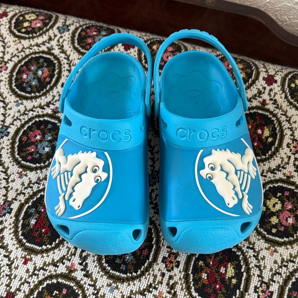 CROCS Kids Blue Clogs with White Alligator Accent